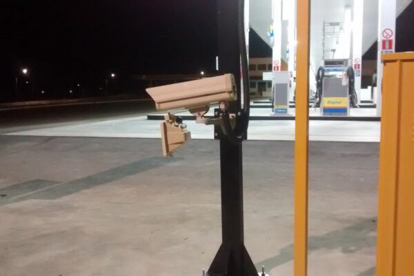 Identificação de Veículos OCR : ALPR14